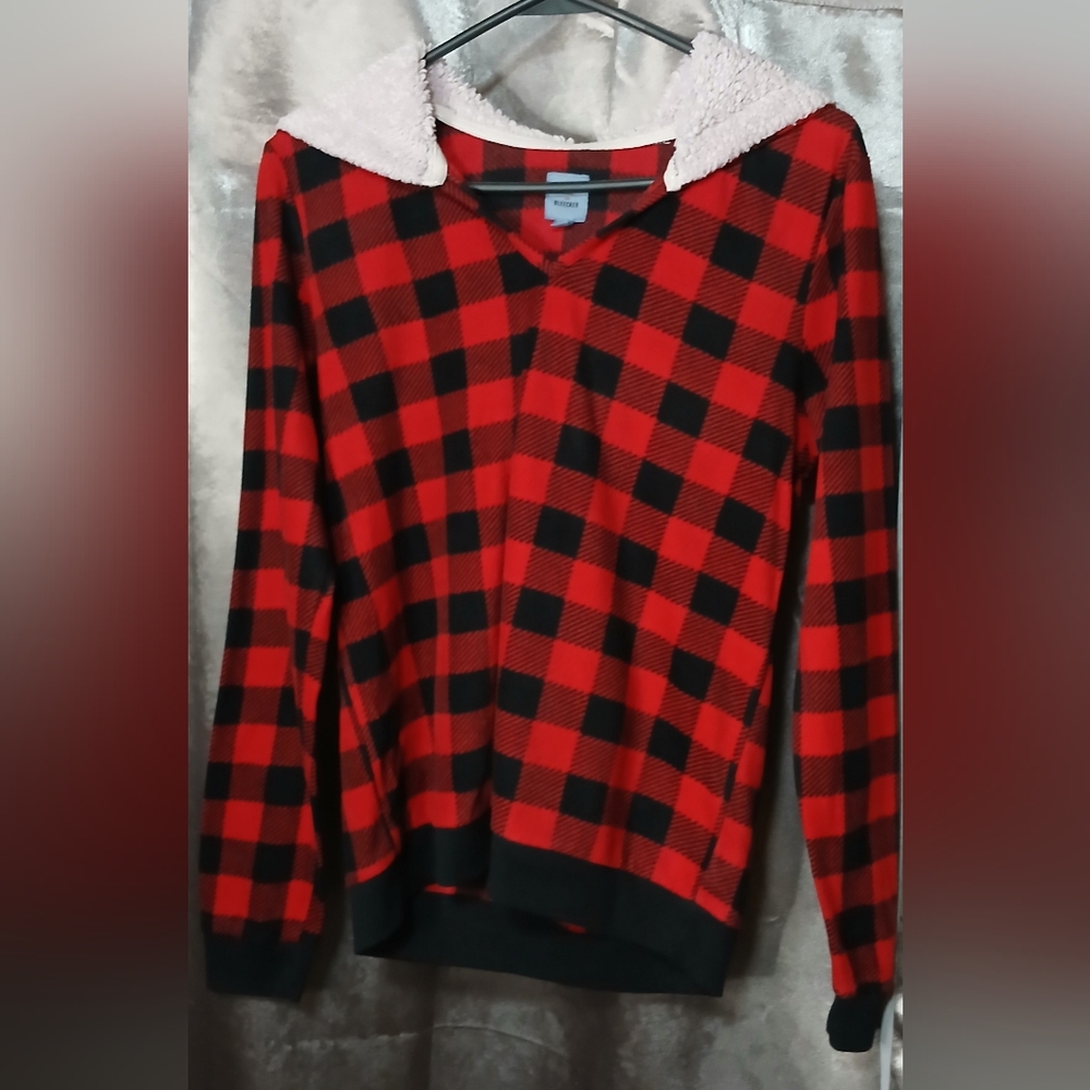 Jane and Bleecker Red and Black Plaid SUPER SOFT Hooded Sweatshirt For Sleeping